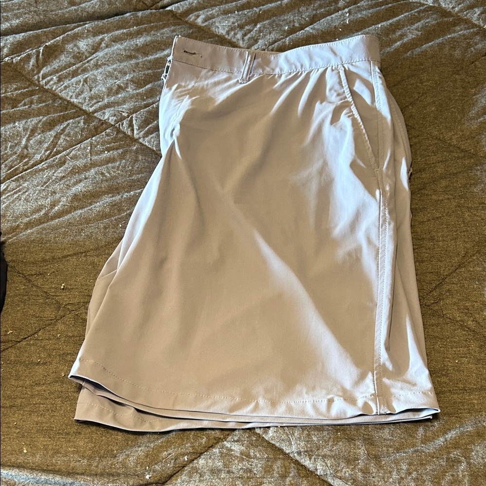 Kenneth Cole Gray Golf Shorts